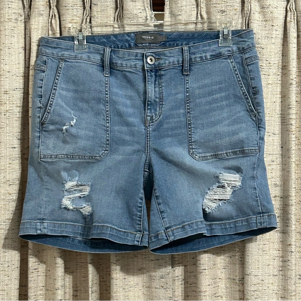 Torrid Mid-Rise Distressed Vintage Stretch Denim Shorts - 16